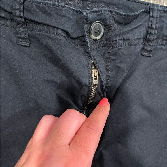 American Eagle Midi Shorts Mid-Rise Super Stretch Cotton Blend Black Size 8 - Picture 4 of 8